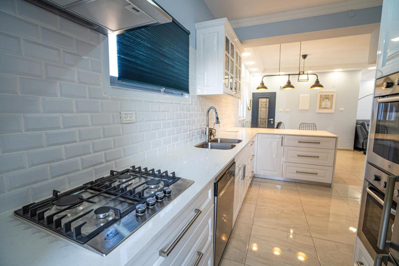 Windows On Netanya Luxury Penthouse Downtown Appartement Buitenkant foto